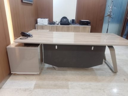 Director Table