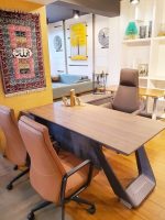 director Table - Image 3