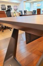 director Table - Image 7