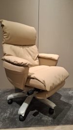 Director Chair - Image 4